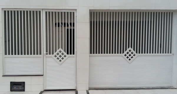 Portão de Lambril Frisado em Alumínio Branco
