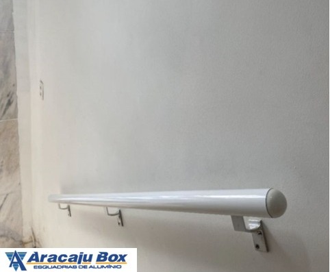 Corrimão em alumínio branco