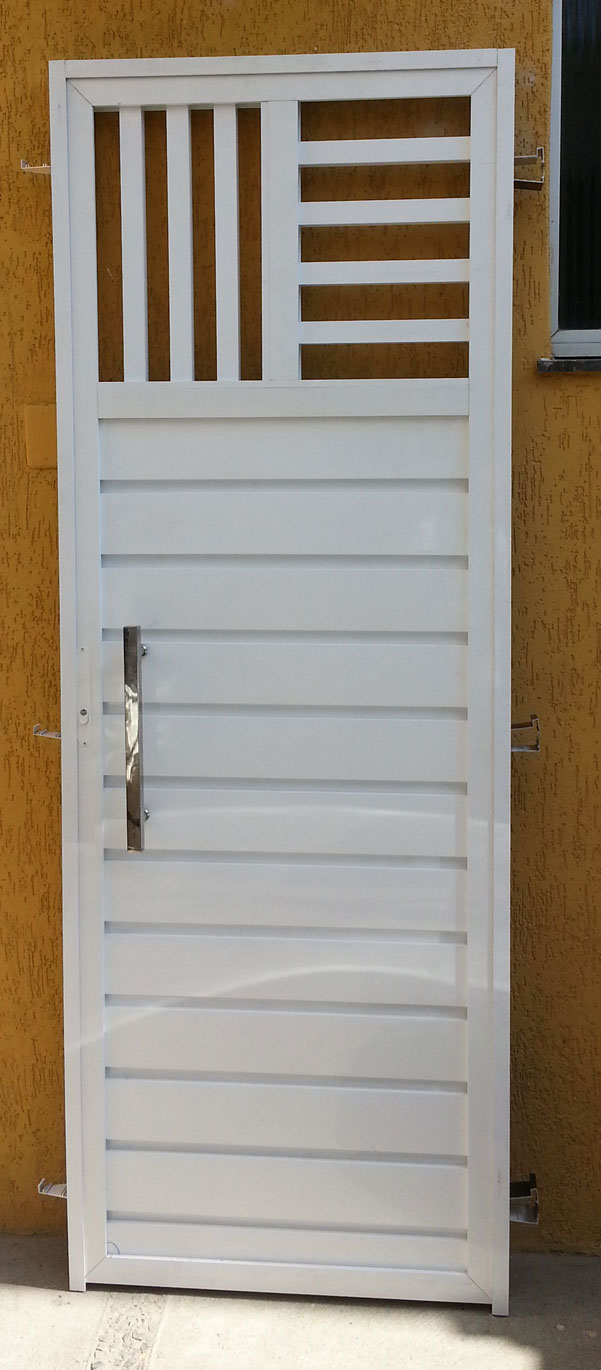 Porta de Lambril Liso em Alumínio Branco (com puxador inox)